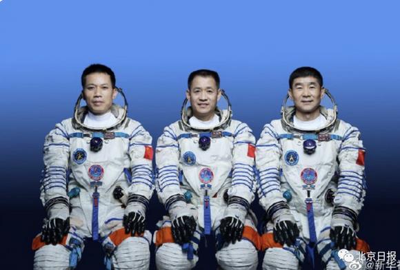 明早9時(shí)22分，神舟十二號(hào)載人飛船發(fā)射！航天員名單確定